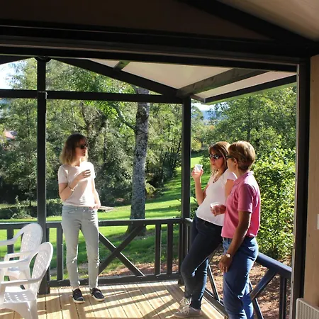 Camping Les Feuilles Chauffailles Extérieur photo