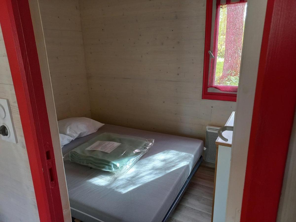 Les Feuilles Camping